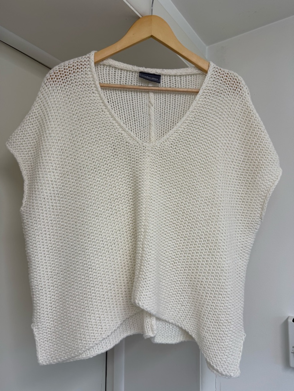 Wooden ships v- Neck white Knit Sweater s/m